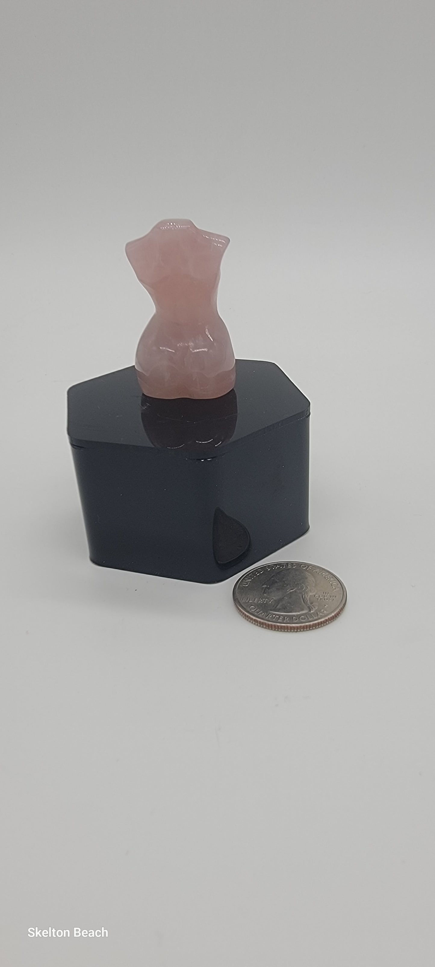 1" Mini Female Statue Rose Quartz – Divine Feminine & Heart-Centered Energy