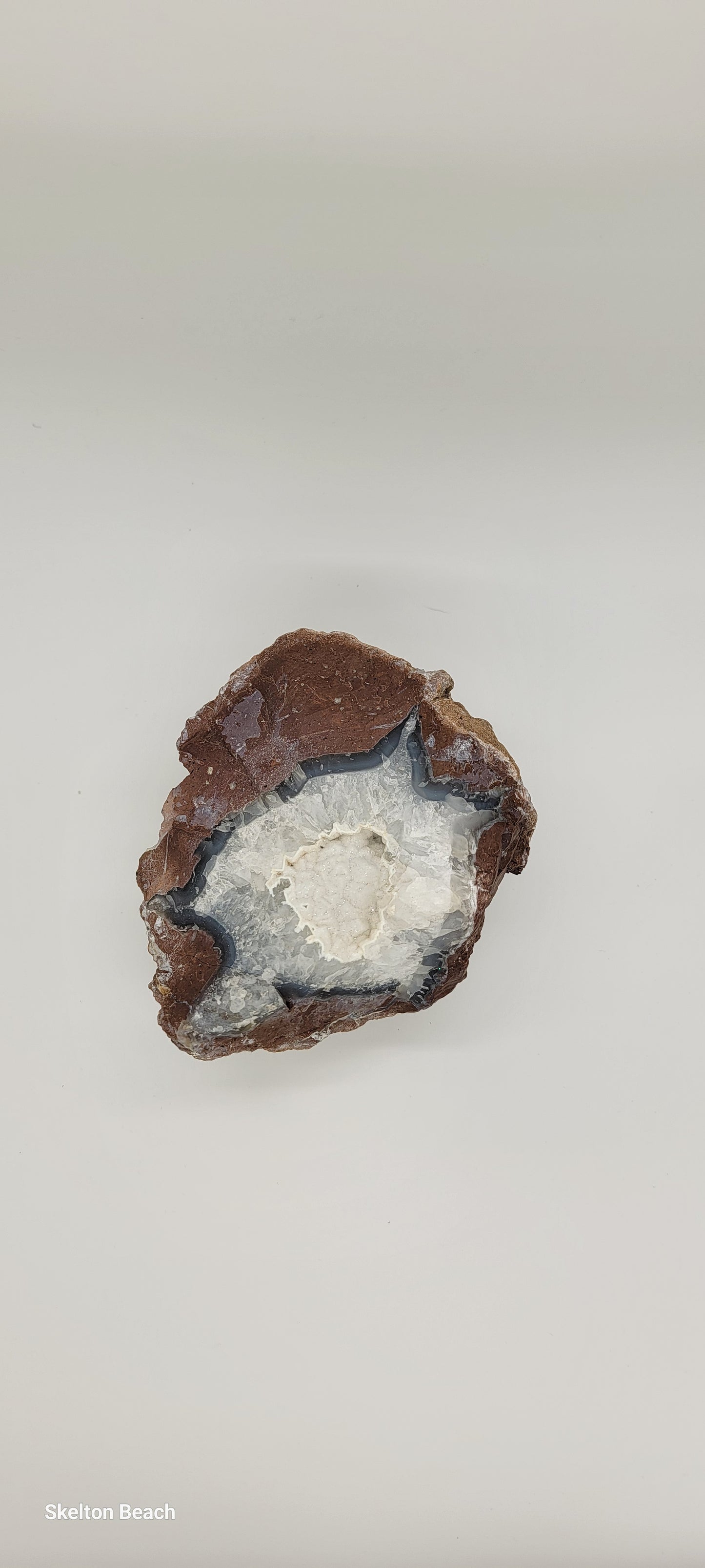 Stunning 1200g Thunder Egg: Natural Geological Marvel | 1200 grams