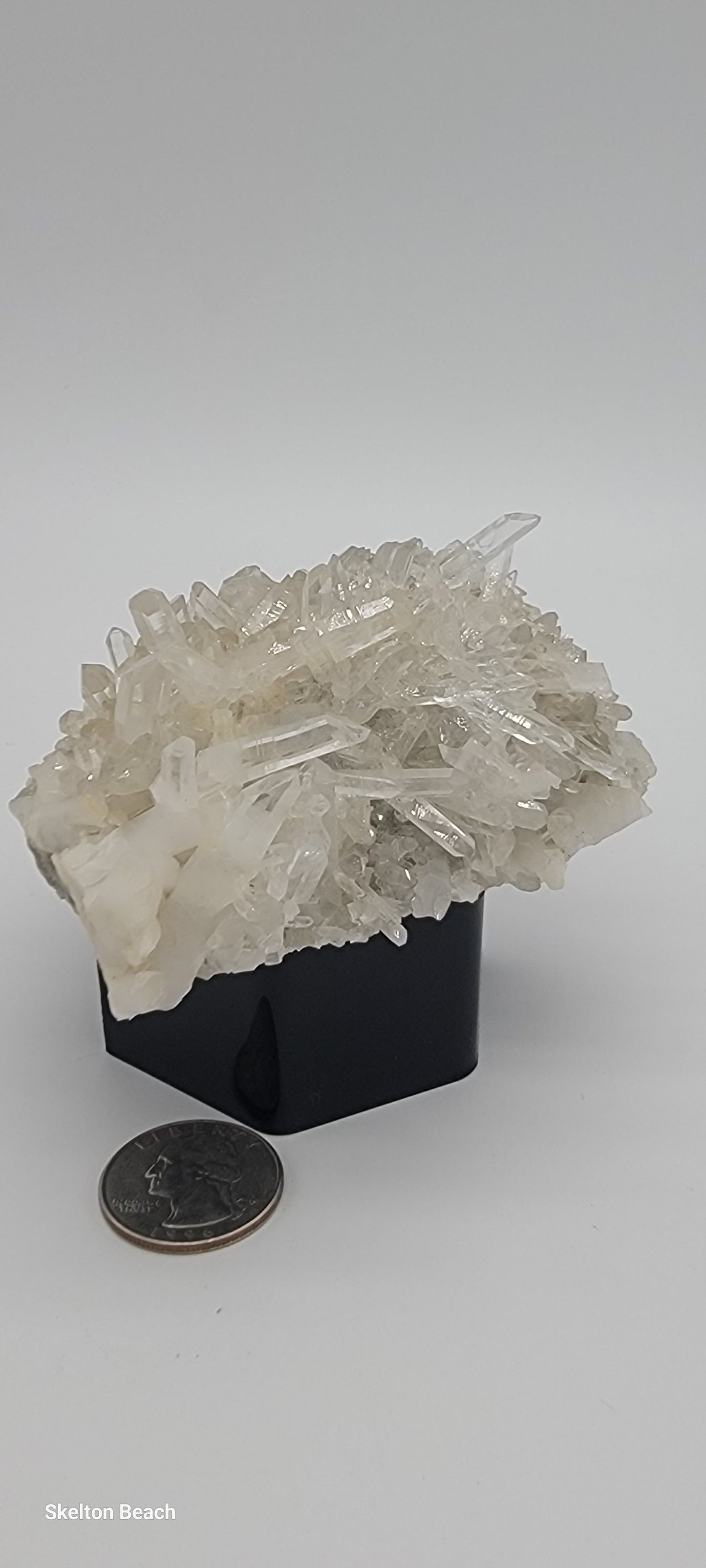 254G Natural Quartz Cluster – Clarity, Healing & Energy Amplification