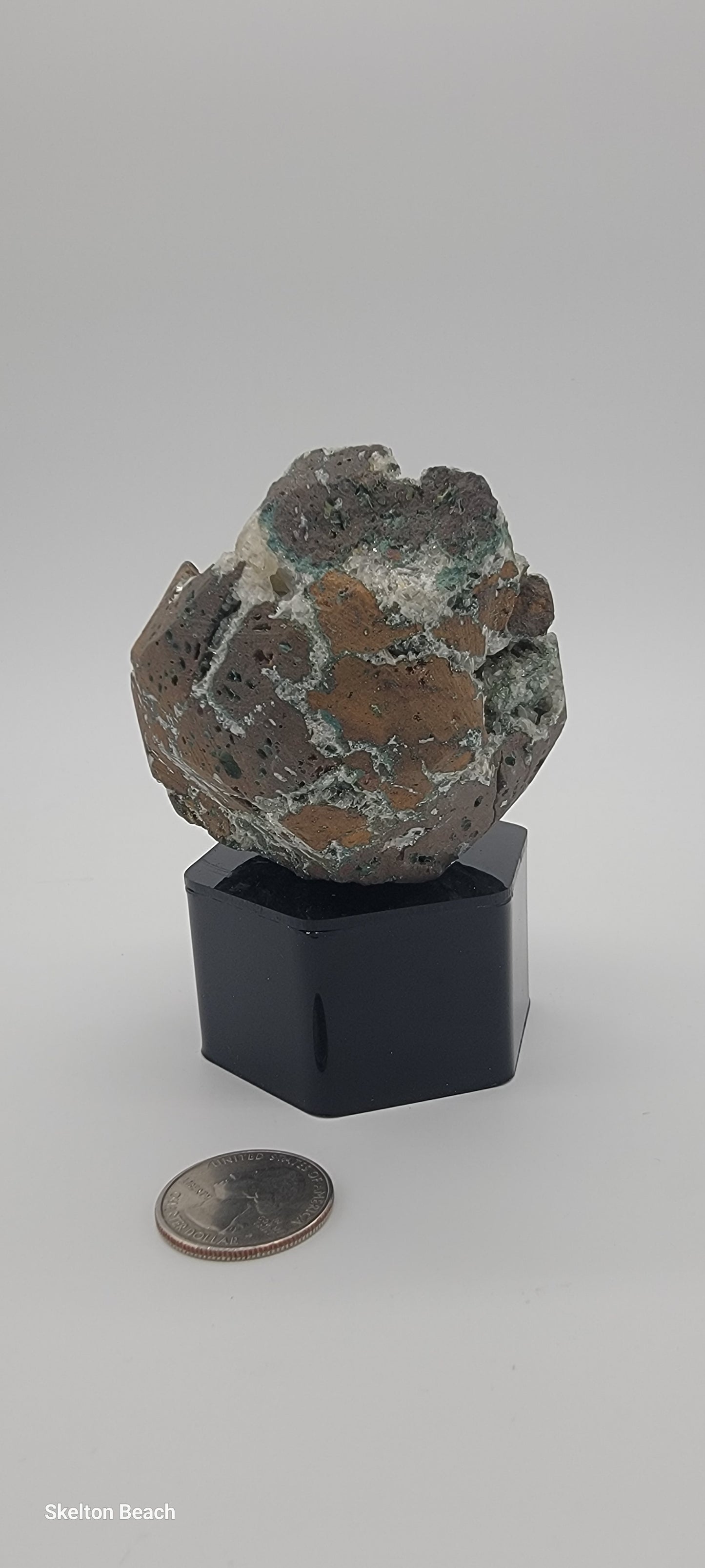 162G Heulandite Geode – Harmony, Healing & Spiritual Awakening